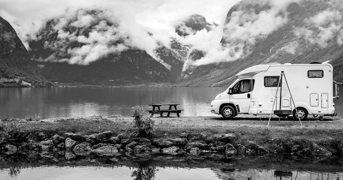 Sorgenfrei auf Reise. Wohnmobil und Wohnwagen günstig ver­sichern.